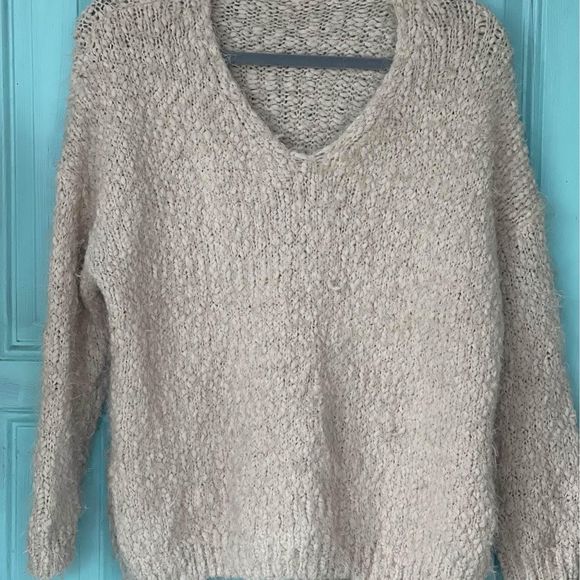 Altar'd State Sweaters - Women’s off white soft and cozy oversized sweater by Alter’d State size s/m